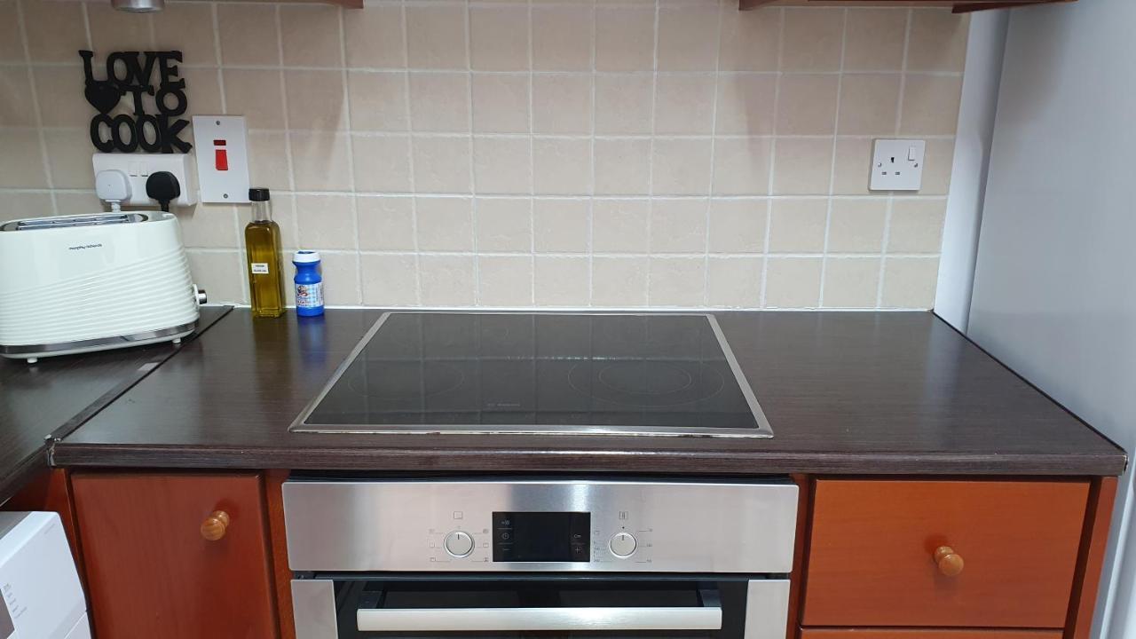 Peaceful Apartment With Double Bed - Oak Breeze Πάφος Εξωτερικό φωτογραφία